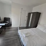 Limehouse Townhomes A Modern 4-Bedroom 3-Bathroom Townhome With A Private Garden